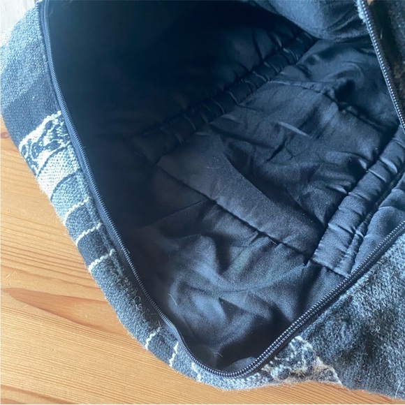 Peruvian Alpaca Artisan Padded Duffle in black and gray - Picture 7 of 12